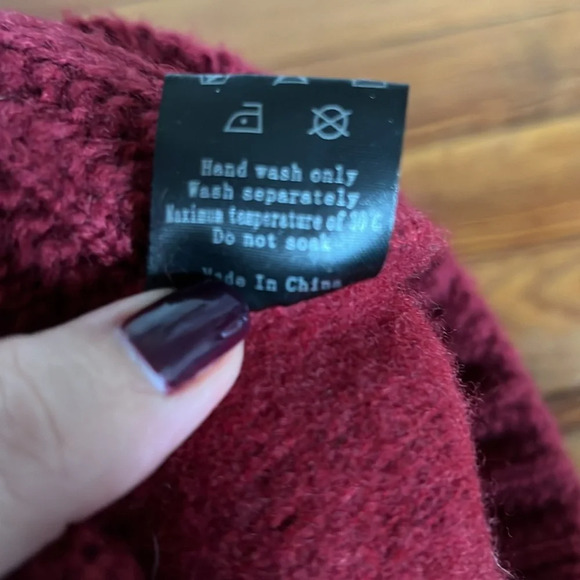 Vintage Burgundy Warm Wool Beret Style Hat with Adorable Attached Bow - OS - Picture 7 of 7